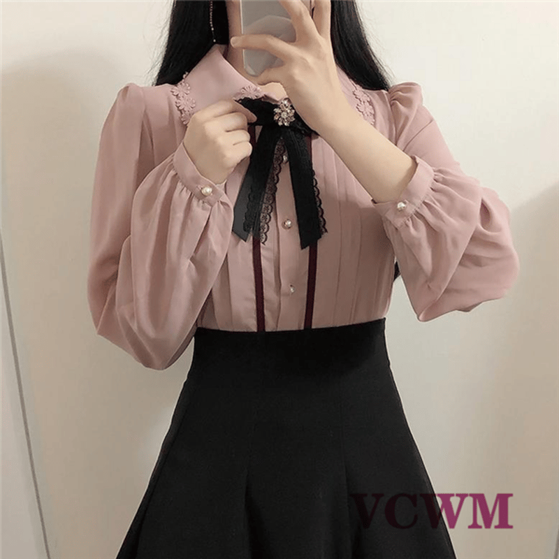 リボンブローチパールボタンブラウス 1047 | 可愛い服量産型服通販24cm 