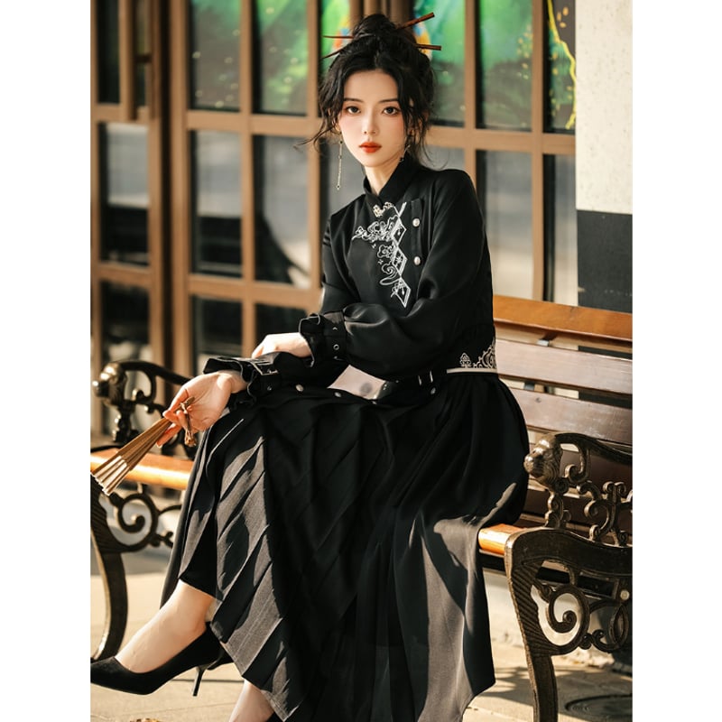 ♩美品♩ YONFA ヨンファ　ドレープワンピース　黒 ♩美品♩ YONFA ヨンファ ドレープワンピース 黒 2025年最新】yonfa