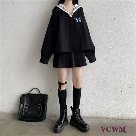長袖薄手のコート+制服のスカート   946