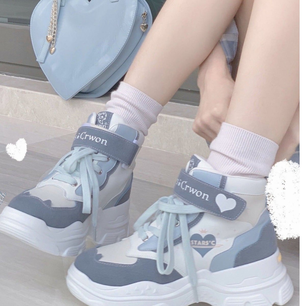 値下げ交渉歓迎❤️スニーカー ハイカット スカル 天使 ゴシックデザイン 天使界隈👼】ハイカットベルトストラップパワーソールサブカル