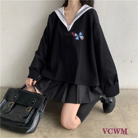 長袖薄手のコート+制服のスカート   946