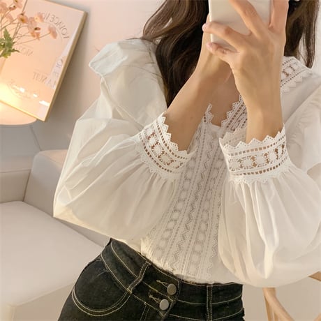 Lace V-neck Ruffled edge Loose and casual Bubble sleeve shirt cy001