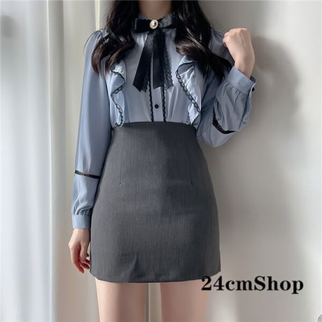 24cmShop リボンブローチ付きフリルブラウス 1249