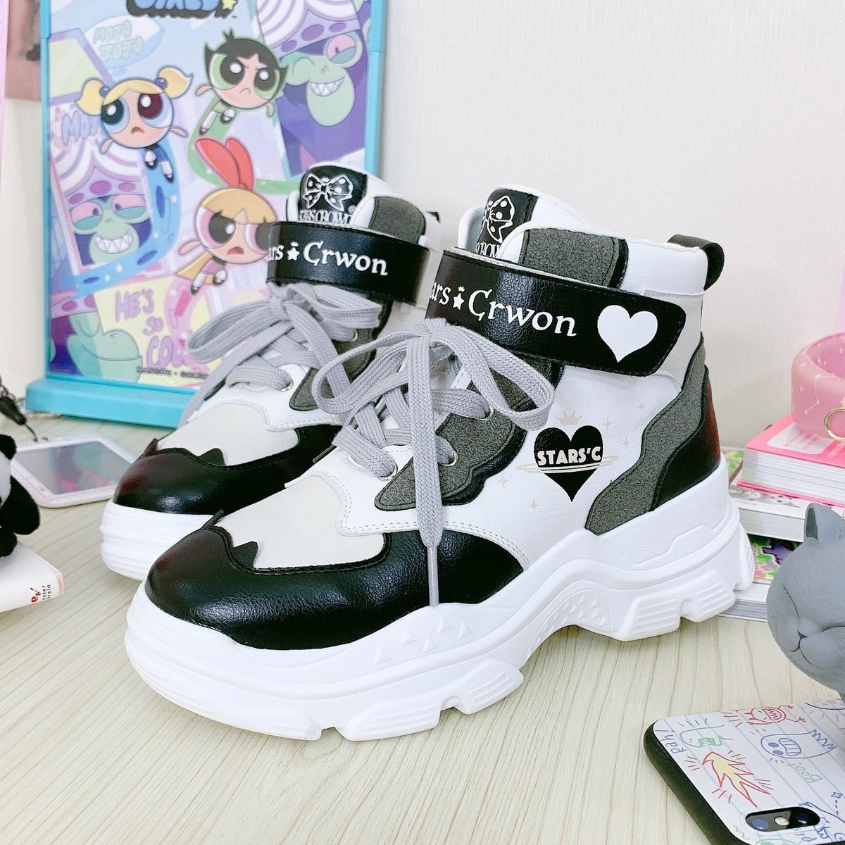 値下げ交渉歓迎❤️スニーカー ハイカット スカル 天使 ゴシックデザイン fit=scale-down,w=1200