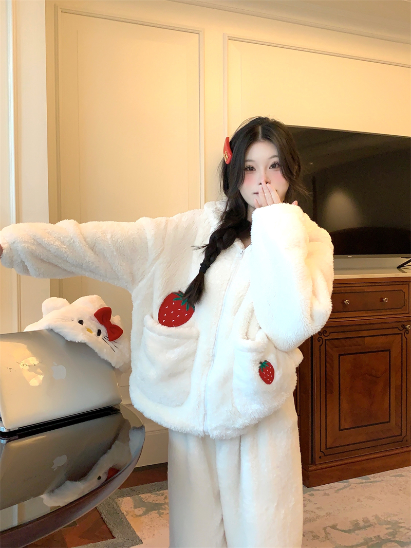 ハロッズ　モコモコしていて可愛い感じ Strawberry Bunny Harajuku Hoodie | Kawaii Pastel Zip-Up
