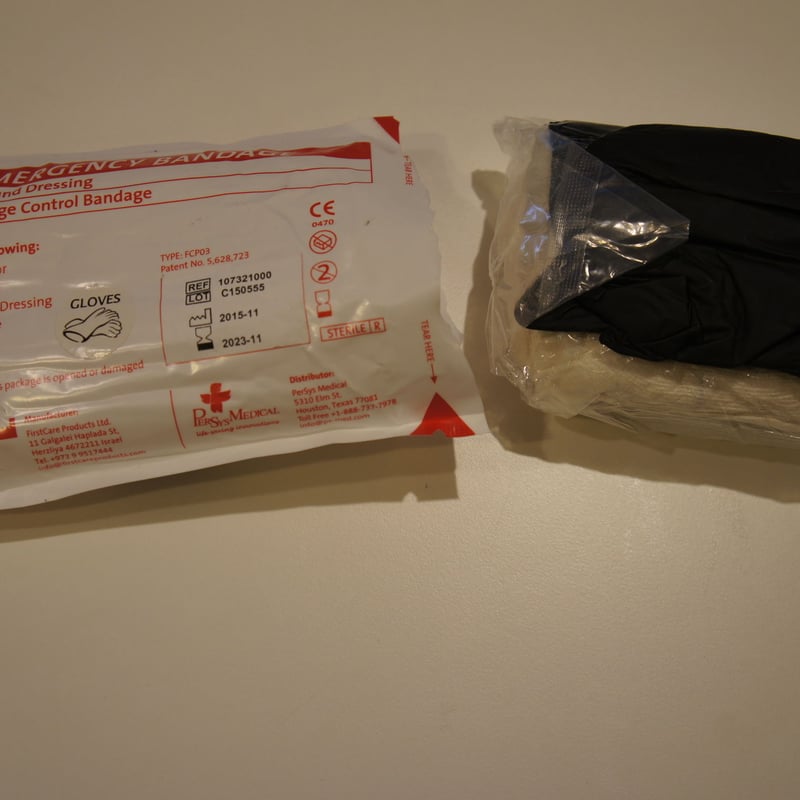 在庫処分 止血包帯「エマ－ジェンシ‐バンテ－ジ」FCP-03GL グロ－ブ付