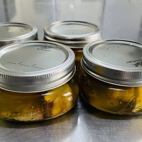 マグロの燻製　3種のハーブ入りオリーブオイル漬け　～Smoked Tuna In Olive Oil～