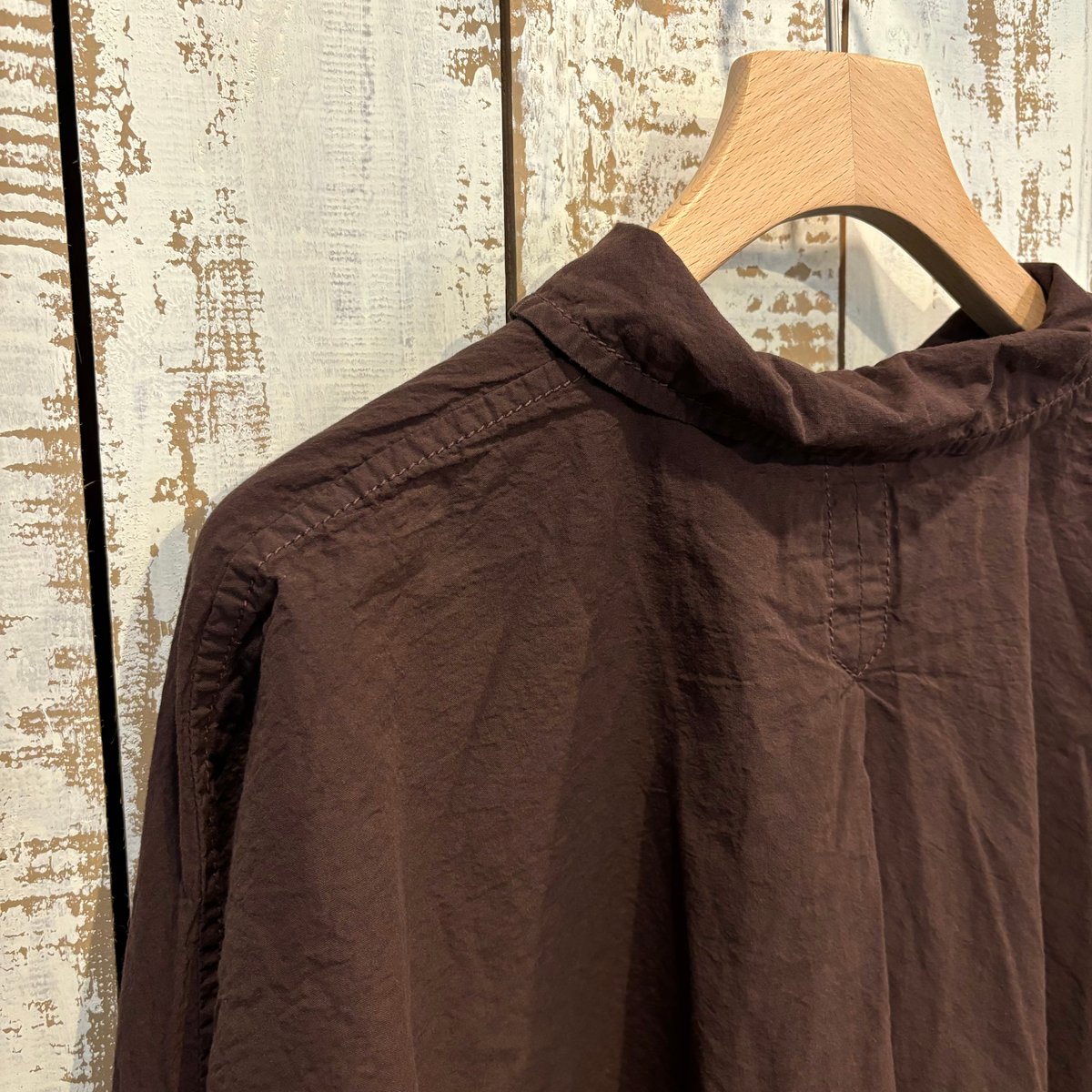 Veritecoeur ヴェリテクール ラウンドカラーシャツ fit=scale-down,w=1200