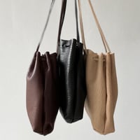 GOAT LEATHER KINCHAKU SHOULDER BAG MC1027  / MASTER&Co.
