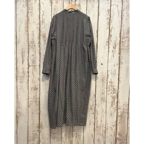 REPETITIONAL FLOWER BLOCK PRINT MINI PINTUCK BANDED COLLAR SHIRT DRESS INMDS23732 / maison de soil