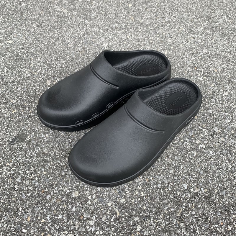 OOcloog (Black) / OOFOS | e-shop/E-SHOP
