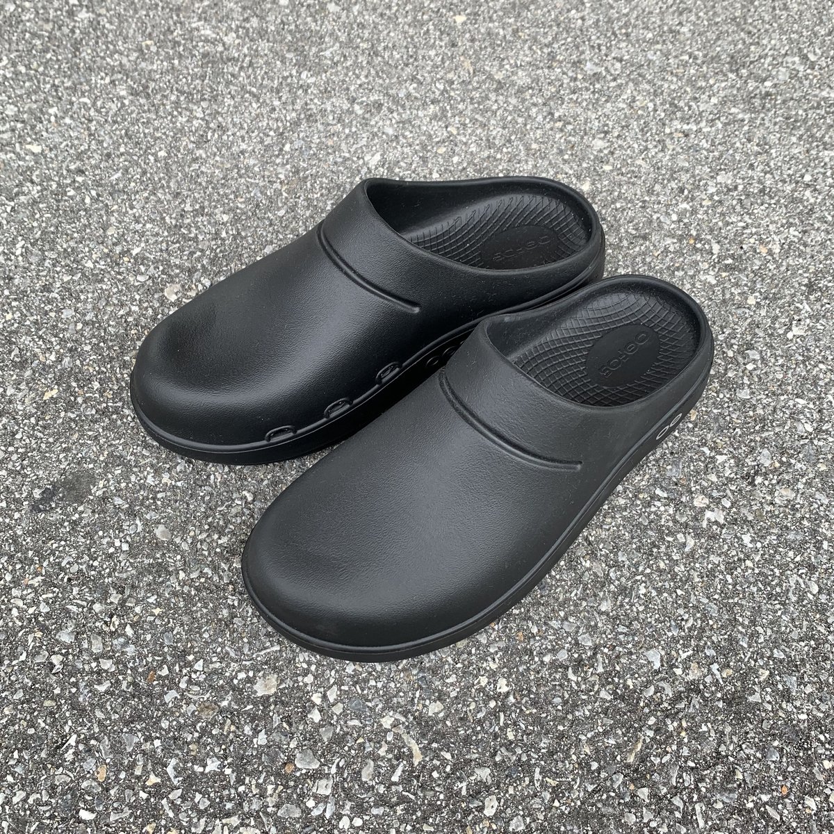 OOcloog (Black) / OOFOS | e-shop/E-SHOP