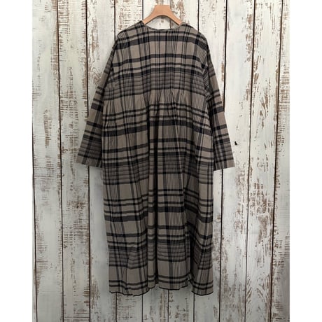 HANDWOVEN HEAVY COTTON CHECK CREW-NECK DRESS WITH MINI PINTUCK INMDS25734 / maison de soil メゾンドソイル
