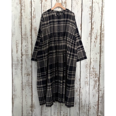 HANDWOVEN HEAVY COTTON CHECK CREW-NECK DRESS WITH MINI PINTUCK INMDS25734 / maison de soil メゾンドソイル