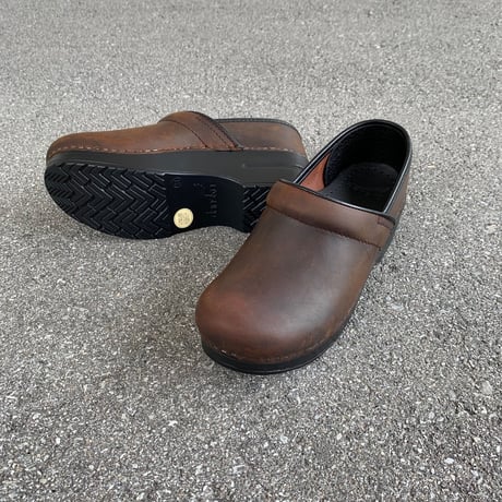 Professional( Antique Brown Oiled) / dansko