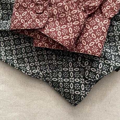 REPETITIONAL FLOWER BLOCK PRINT MINI PINTUCK BANDED COLLAR SHIRT DRESS INMDS23732 / maison de soil