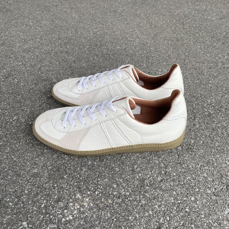 GERMAN MILITARY TRAINER (WHITE ) 1700L / REPRODUCTION OF FOUND