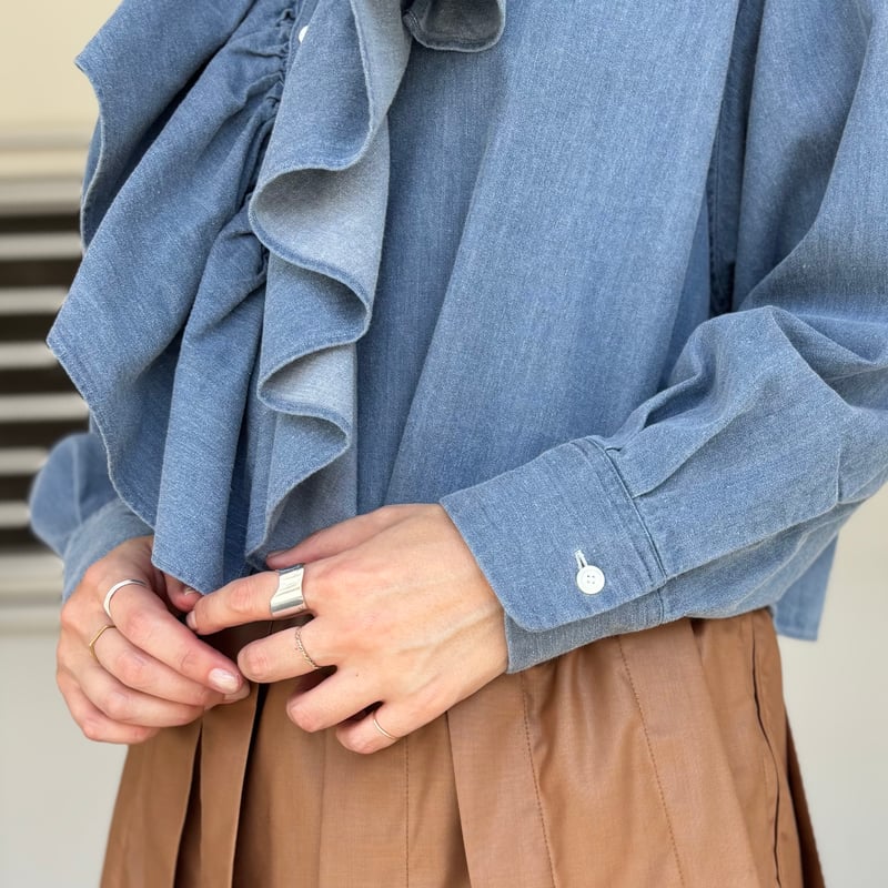 ディーゼ　ユーズド加工　フリルデザイン デニムシャツ(XS) ディーゼユーズド加工フリルデザイン デニムシャツ(XS)