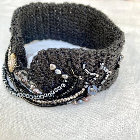 Hand Knit Bracelet 31333071 / Vlas Blomme ヴラスブラム