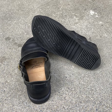 WOMEN'S MIDDLE ENGLISH (BLACK) / AURORA SHOES