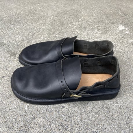 WOMEN'S MIDDLE ENGLISH (BLACK) / AURORA SHOES