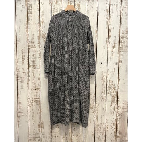 REPETITIONAL FLOWER BLOCK PRINT MINI PINTUCK BANDED COLLAR SHIRT DRESS INMDS23732 / maison de soil