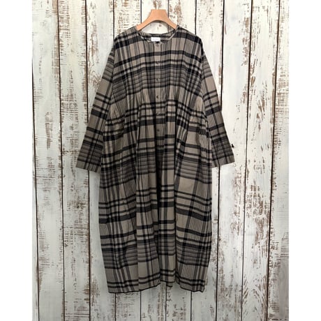 HANDWOVEN HEAVY COTTON CHECK CREW-NECK DRESS WITH MINI PINTUCK INMDS25734 / maison de soil メゾンドソイル