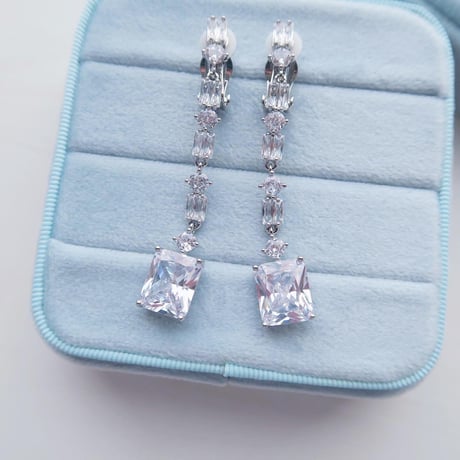 Blois Earring