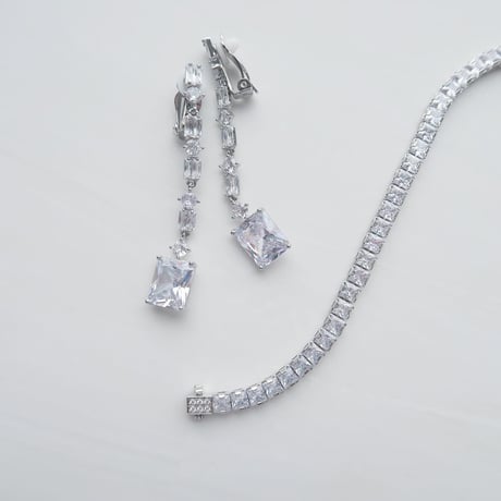 Blois Earring
