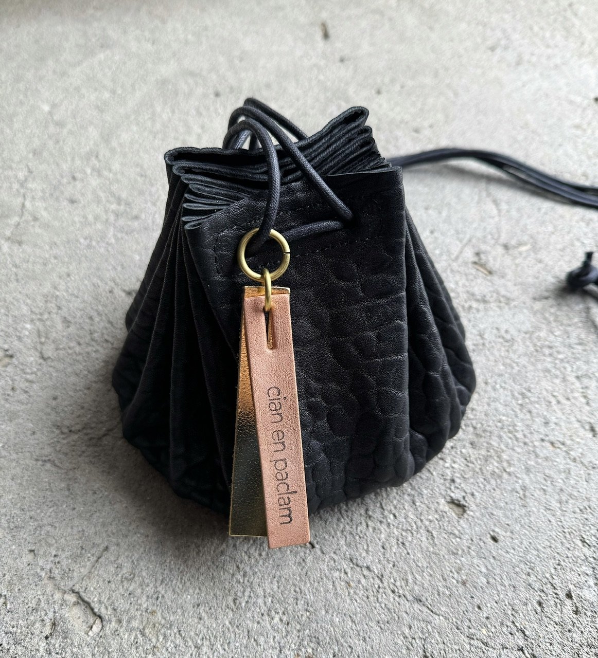 drawstring bag➖sheep black➖ | cian en paclam