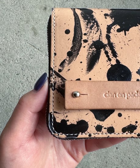 Long Round zip wallet ➖DOODLE➖