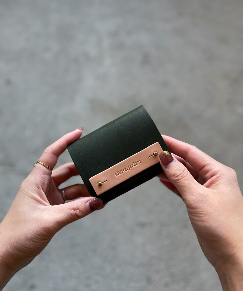 【m...sn 】ミニ財布 （ グリーン × ダークブラウン ) クロコパターン×フレンチカーフ] ミニスナップウォレットcolor