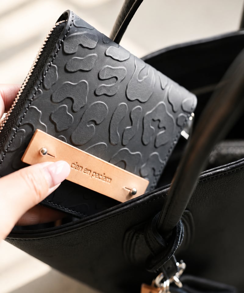 Round zip wallet➖panther black➖ | cian en paclam