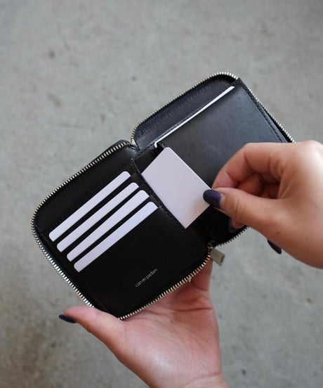 Round zip wallet➖ chrome silver➖