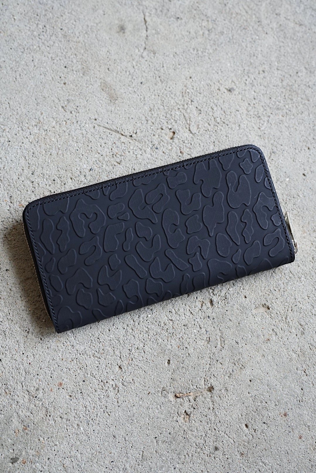 Long Round zip wallet➖panther black➖ | cian en