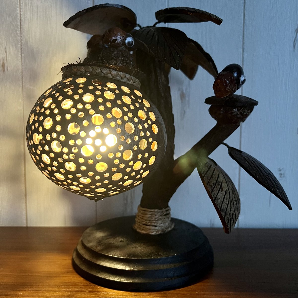 本物のココナッツでできた ヤシの木ランプ パームツリー ライト