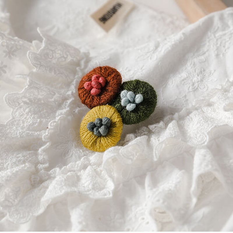 ブラウス ロリータ 森ガール 春夏 刺繍 ブローチ付 長袖 ブラウス ロリータ 森ガール 春夏 刺繍 ブローチ付 長袖