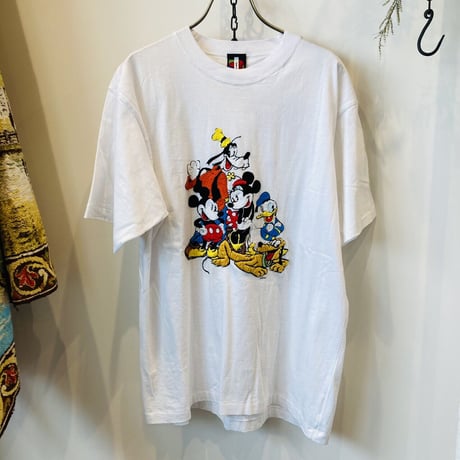 ISSUETHINGS （イシューシングス)   hand embroidery used print tee.  by kimiko yoshino