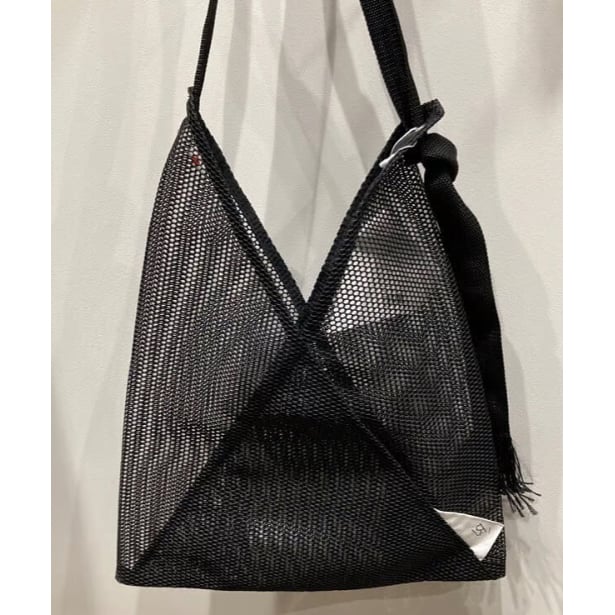 LR by LIVERAL ブラックショルダーバッグ LIVERAL（リベラル）/ LR by LIVERAL L2005 ショルダーバッグS |