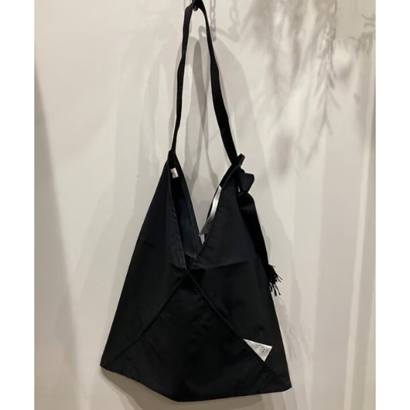 LR by LIVERAL シンプル 黒 ナイロンリュック LIVERAL（リベラル）/ LR