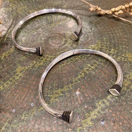 Touareg Silver（トゥアレグ シルバー）  bangle 02 （Square Ebony wood ）