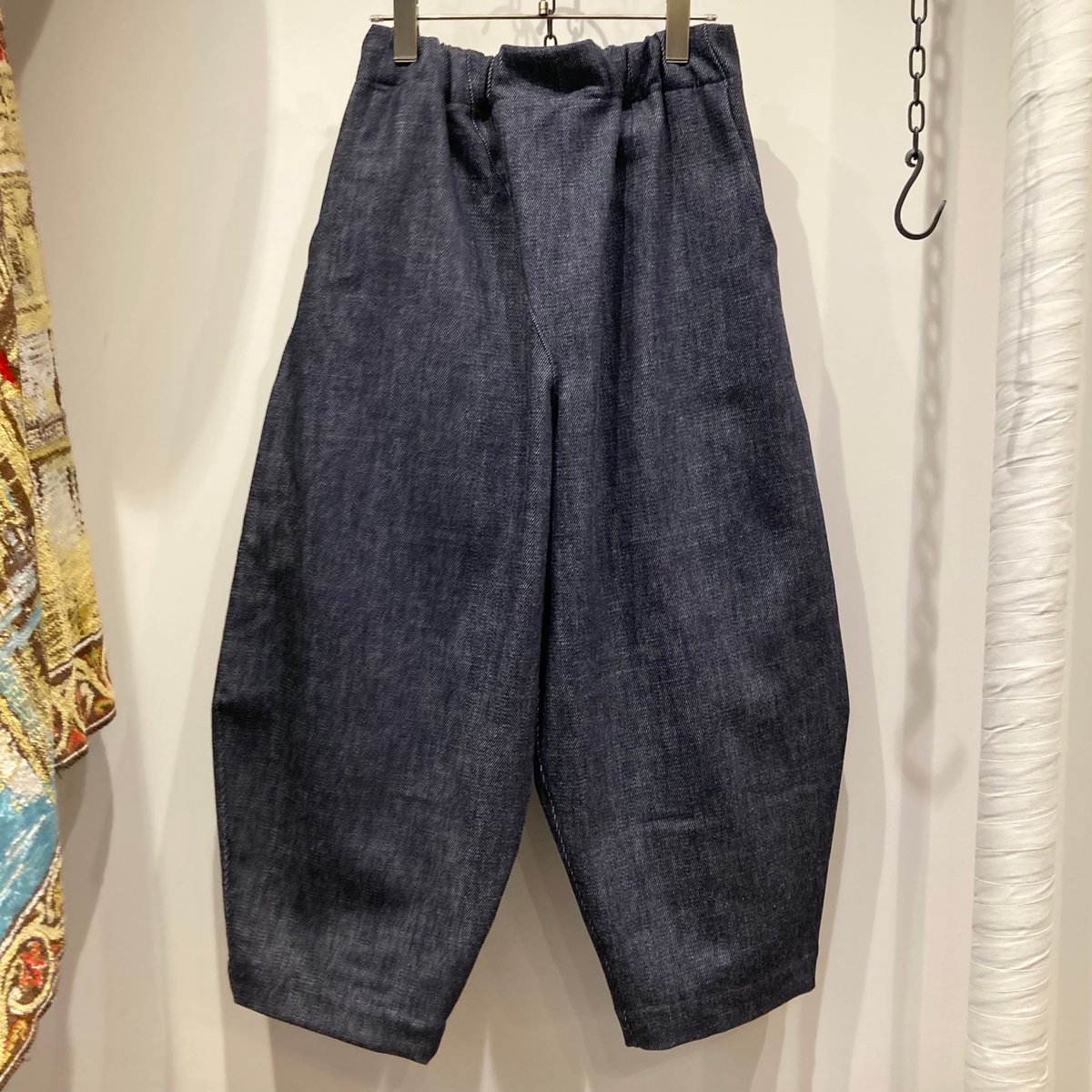 結yui PLANER EASY PANTS LOOSE DENIM ブラック fit=scale-down,w=1200