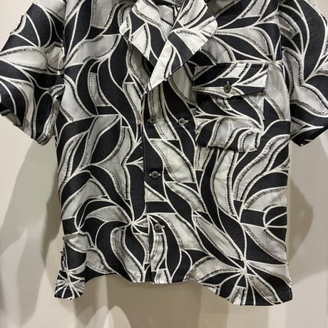 根津洋品店 NEZU YOHIN TEN (ネズヨウヒンテン)  VACATION SHIRTS（100811) / フローラルバックカットJQ OPシャツ
