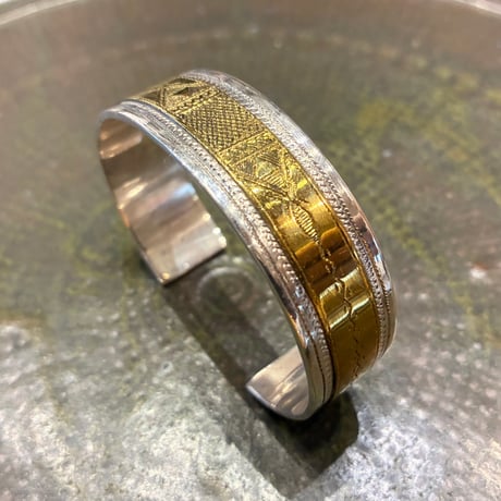 トゥアレグシルバー | STORES