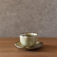 花形碗皿（檜灰釉）