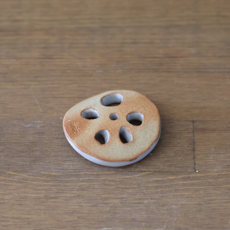 れんこん箸置き（白萩釉） | 萩焼窯元 松光山