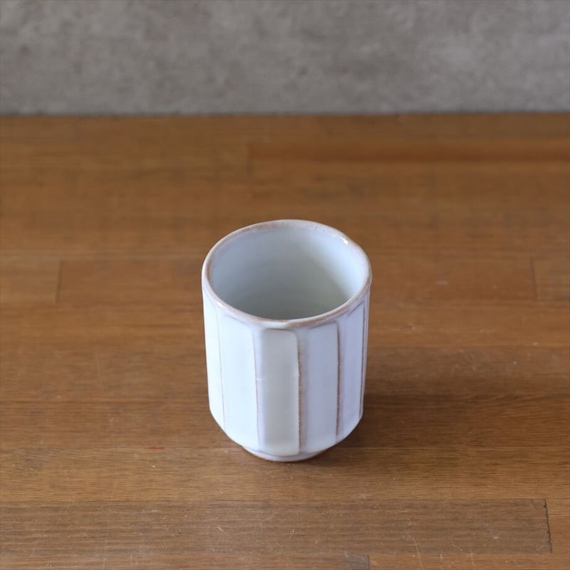 可不真白のシンメトリー湯呑み新品未使用品 面取湯呑 大・小 （白萩釉） | 萩焼窯元 松光山