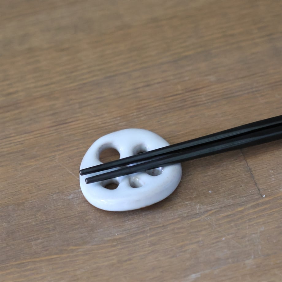 れんこん箸置き（白萩釉） | 萩焼窯元 松光山