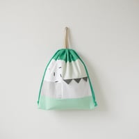 patchwork お着替え巾着　グリーン×スクエア