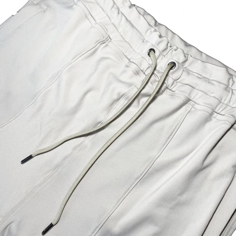 【新品未使用】アーギュ argue バフィーパンツ ホワイト 新品未使用】アーギュ argue バフィーパンツ ホワイト